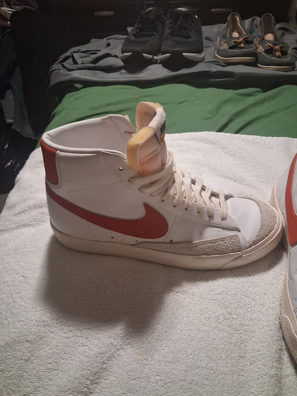 Nike Men’s White High-Top Sneakers with Orange Swoosh Size 8.5 Men